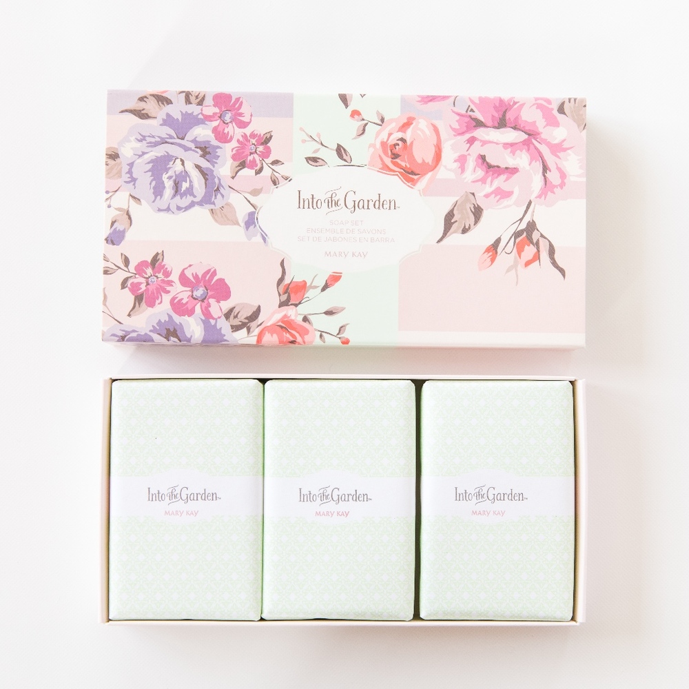 Mary Kay Into the Garden Soap Set